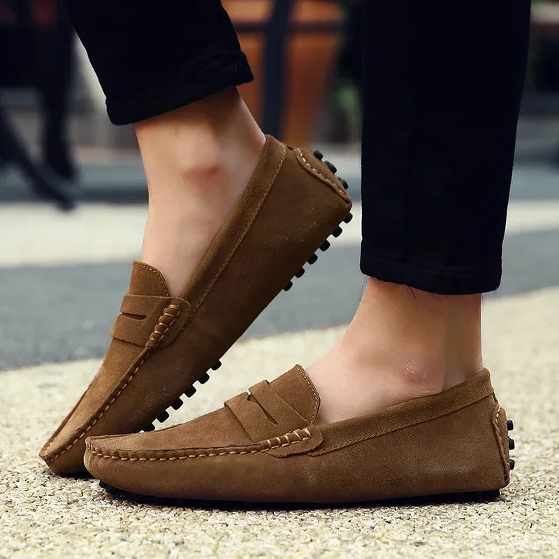 Mocassim-Masculino-Couro-Marrom-Usando