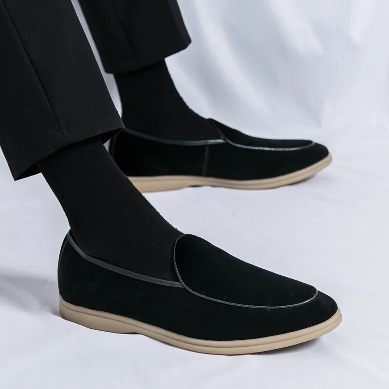 Mocassim-Masculino-Par-Preto-No-Pe